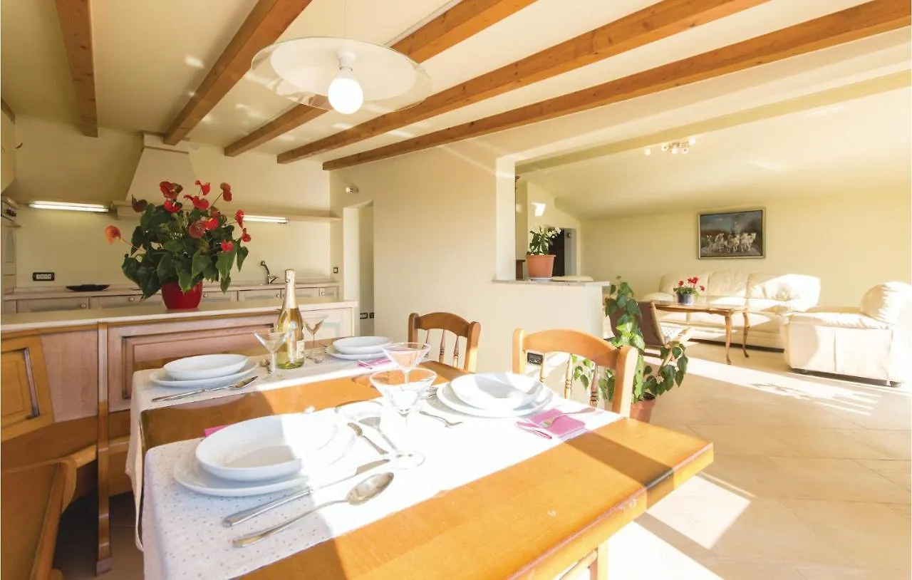 2 Bedroom Awesome Apartment In Vodnjan