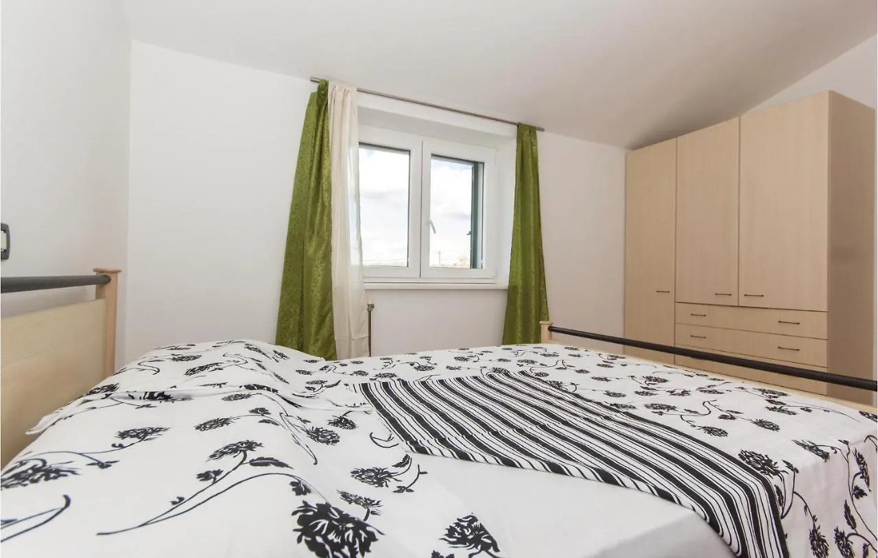 2 Bedroom Awesome Apartment In Vodnjan