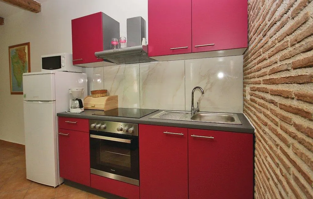2 Bedroom Awesome Apartment In Vodnjan