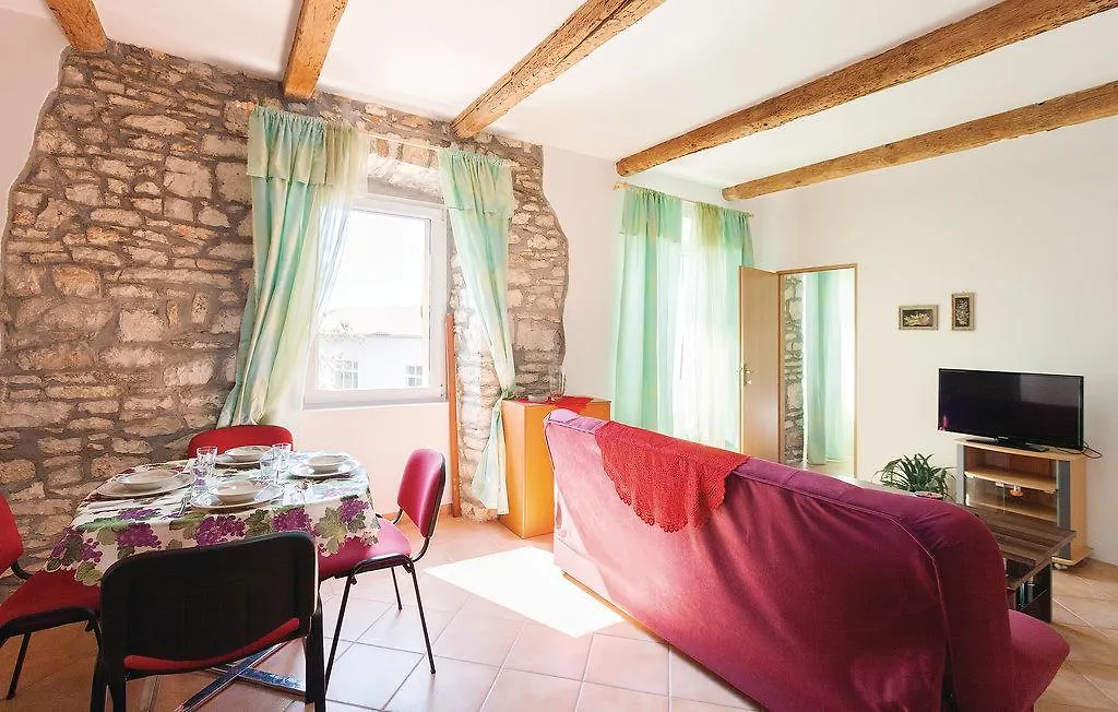 2 Bedroom Awesome Apartment In Vodnjan