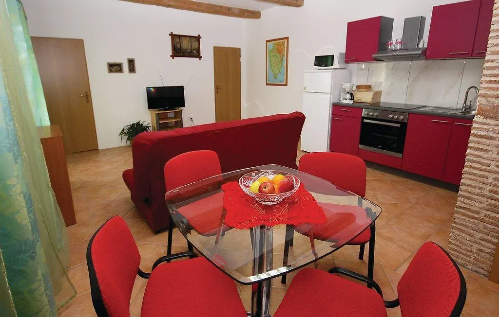 2 Bedroom Awesome Apartment In Vodnjan Hırvatistan