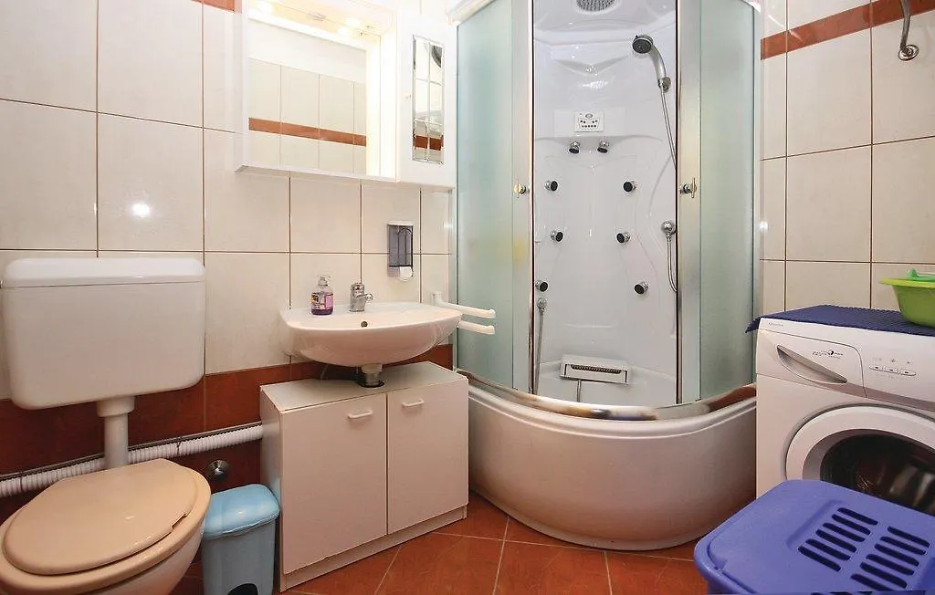 2 Bedroom Awesome Apartment In Vodnjan